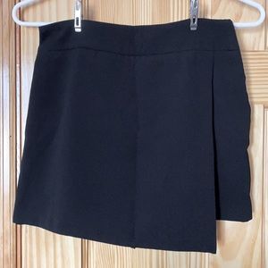 Black Skort